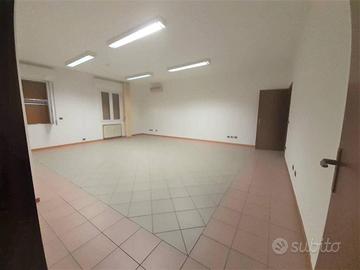 Immobile di 410 m² con più di 5 locali a Casalecch