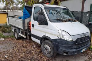 AUTOCARRO IVECO 70q con gru
