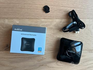 BroadLink RM4 Pro + Sensore HTS2