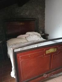 letto antico metallo decorato inserti madreperla