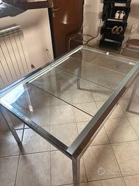 Tavolo in vetro allungabile