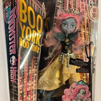 Bambola Monster High Mouscedes king