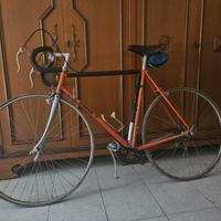 Bicicletta Vintag da strada  da restaurare 