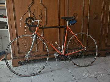 Bicicletta Vintag da strada  da restaurare 