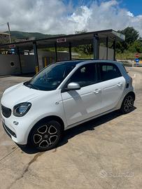 smart fourfour bianca trattabile per neopatentati