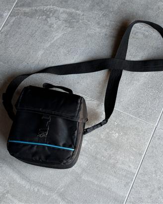 Borsa fotografica nera con tracolla