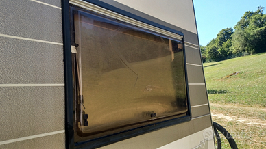 Finestra Seinz 900x55 bronzo