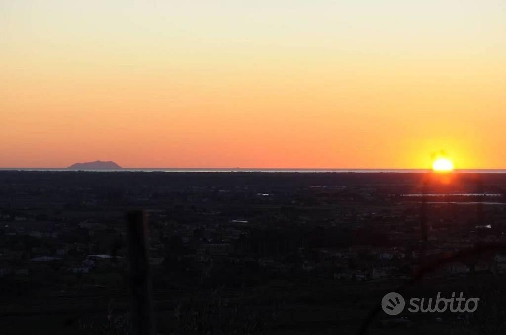 Rustico / Casale di 720 m² con più di 5 locali a S - Vista 4
