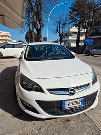 Opel Astra 2015 benzina gpl