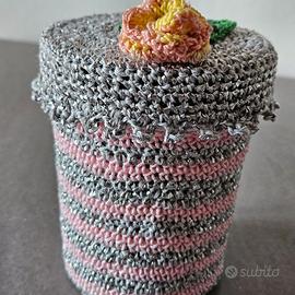 scatolina rosa/argento con fiore in rilievo