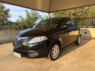 LANCIA Ypsilon 1.2 69 CV 5 porte GOLD OK NEOPATE