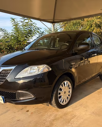 LANCIA Ypsilon 1.2 69 CV 5 porte GOLD OK NEOPATE