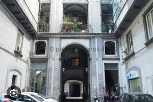 Appartamento super centrale in via Toledo