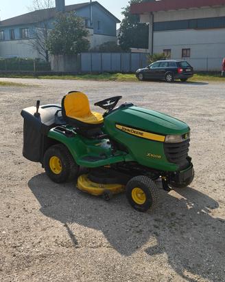 trattorino tagliaerba John Deere x300 con 400 ore