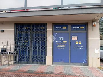 NEGOZIO A SAN VITTORE OLONA