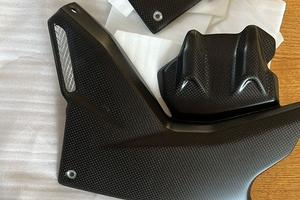 Fianchetti laterali carbonio Ducati Multistrada V4
