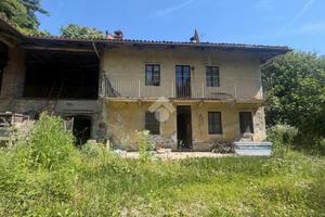 CASA DI CORTE A SAN RAFFAELE CIMENA