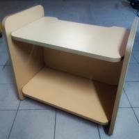 Scaffale basso in legno