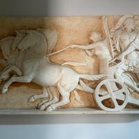 Bassorilievo in stucco patinato 