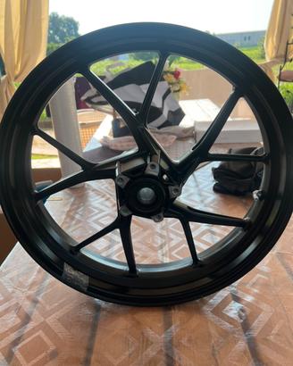 Cerchio anteriore Ducati Streetfighter v2 2021