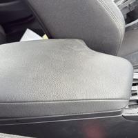 Bracciolo centrale BMW 320 anno 2012 station wagon