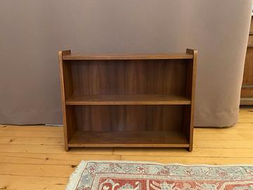 Piccola libreria / scaffale in legno