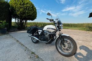Guzzi V7 classic