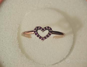 Anello cuore con  Rubini