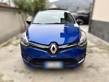 Renault clio bezina/gpl moschino