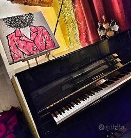 Pianoforte a muro Yamaha