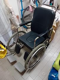 Carrozzina comoda ad autospinta