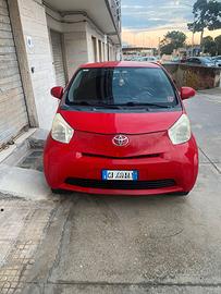 Toyota iQ