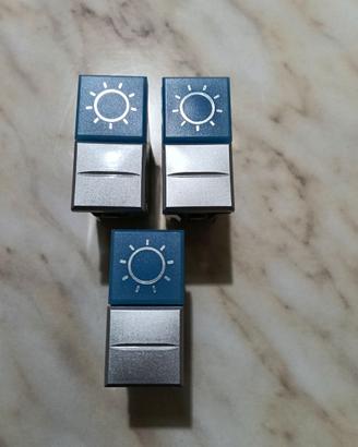 Pulsanti assiali luce scale bTicino axolute