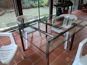 Tavolo in vetro temprato