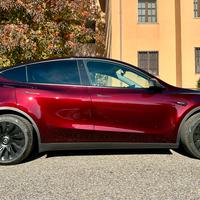 Tesla Model Y Long Range AWD - 4500€ accessori