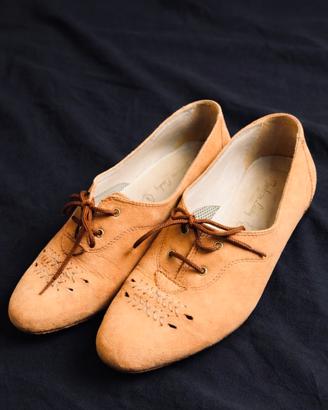 Scarpe in Pelle Scamosciata - Stile Vintage