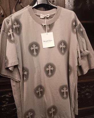 maglia grigia con croci 