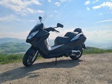Scooter 400 - completamente tagliandato a nuovo!