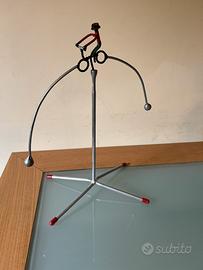 Pendolo di Newton fatto artigianalmente