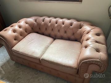 Coppia di Divani cesterfield rosa vintage