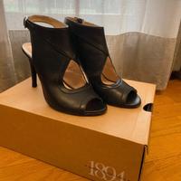 Sandali in pelle neri  Bata