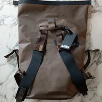 Rains zaino rolltop modello Arid
