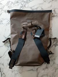 Rains zaino rolltop modello Arid