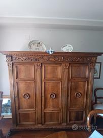 Mobile in legno di noce