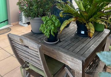 Tavolo 6 posti con sedie