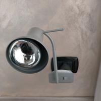 Faretto a spina con lampadina usata