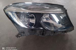 Fanale anteriore dx Mercedes GLA  A 156 906 12 00