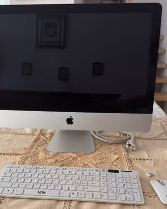 iMac 21,5" Apple Intel Core i3 con mouse e tastier
