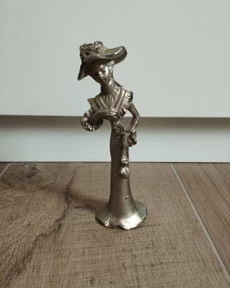 Peltro cesellato a mano