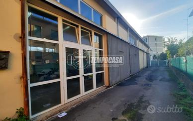 CAPANNONE AD USO MAGAZZINO